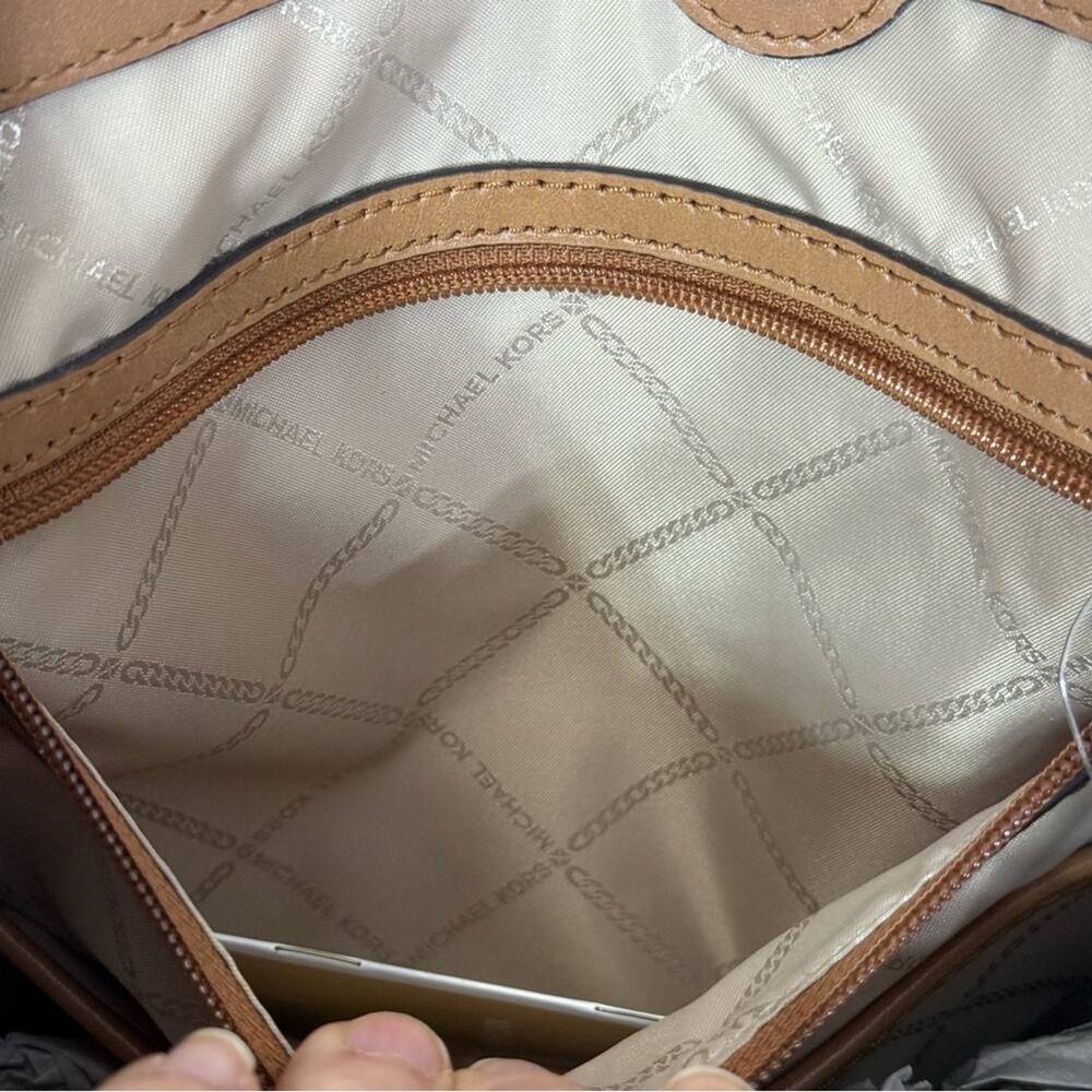 NWT, Michael Kors Raven, Terracotta Large Pocket Shoulder Tote Bag. - Picture 11 of 13